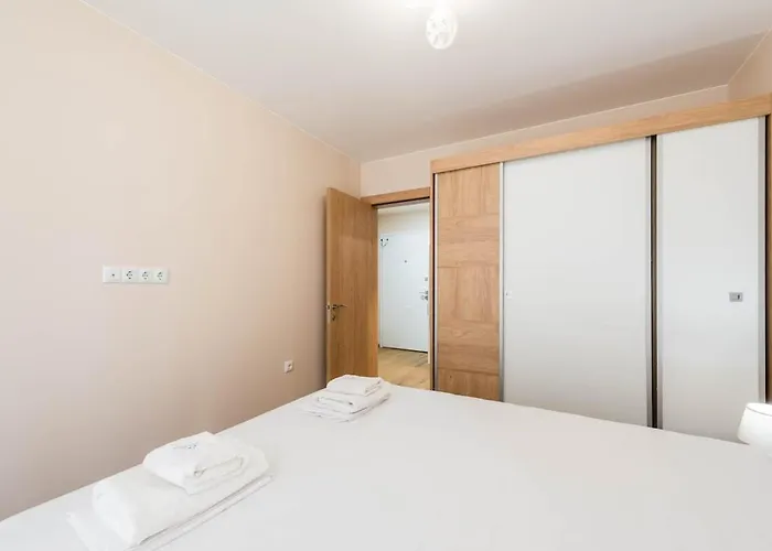 Мир 27 アパート ヴァルナ