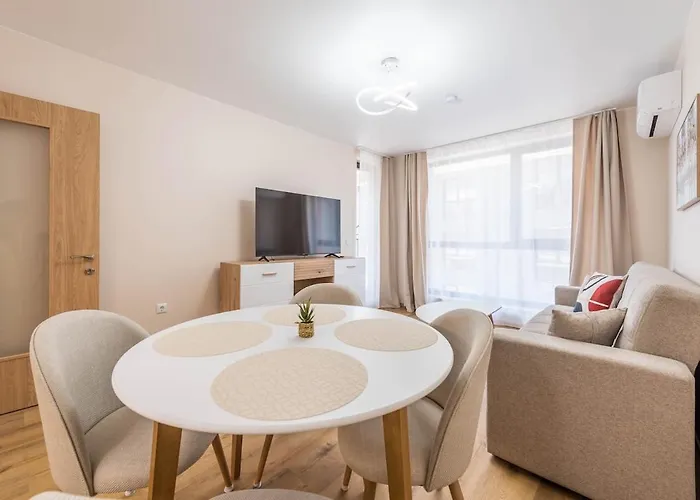 Мир 27 アパート ヴァルナ